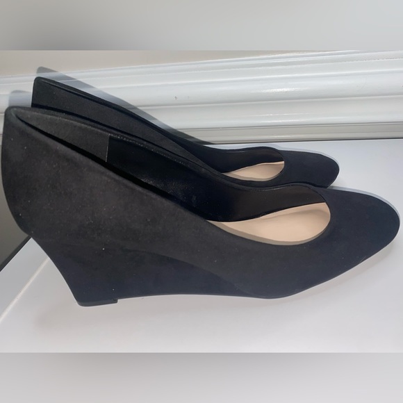 Kelly & Katie Shoes || Wedge Size 9 || Great condition || Black Suede - Picture 2 of 6